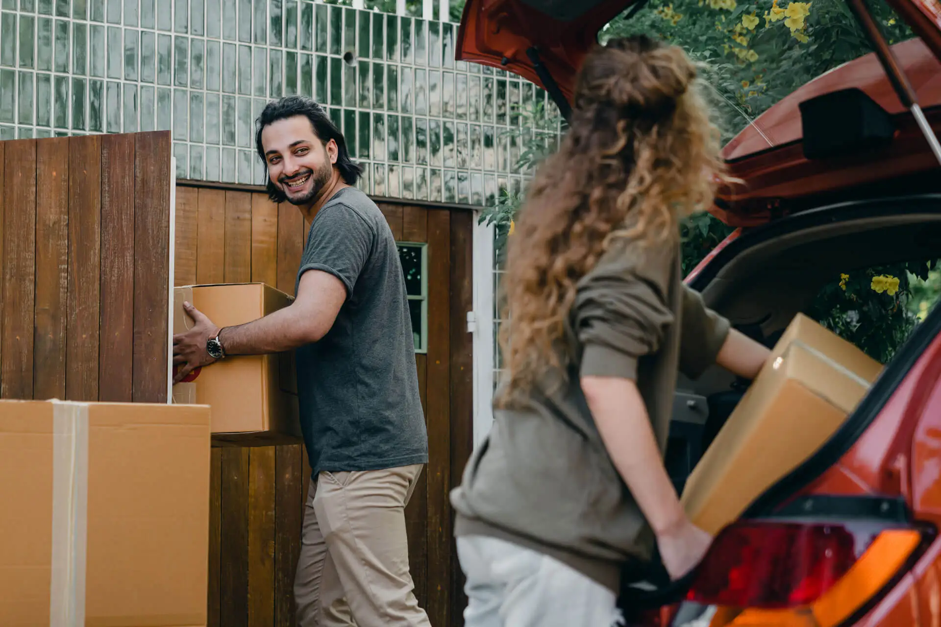 The Benefits of Hiring a Professional Removalist versus Doing It Yourself